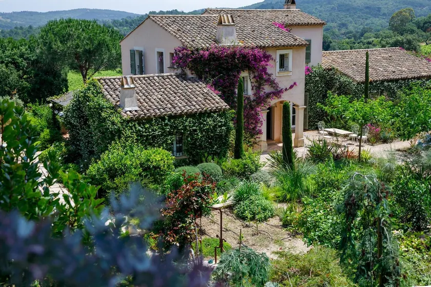 Stylish Secluded Luxury Villa with heated Pool - Image 1