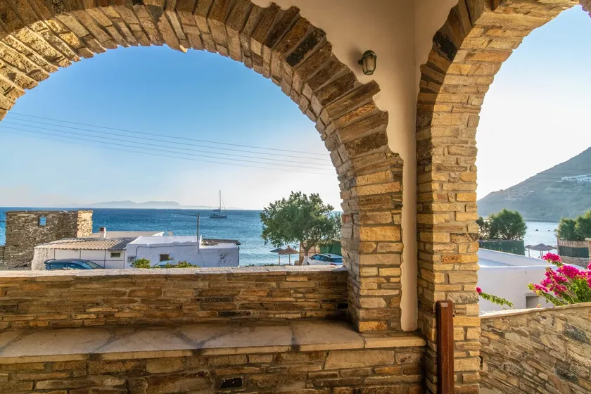Traditional house by the sea - Image 1
