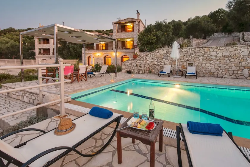 Villa Emmanuela on the sea front. - Image 1