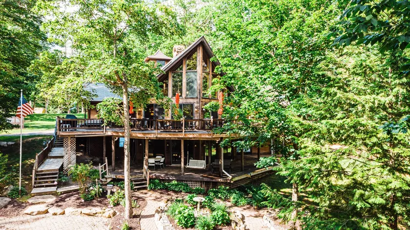 Maine Lakefront Chalet w/ Required Pontoon Rental - Image 1