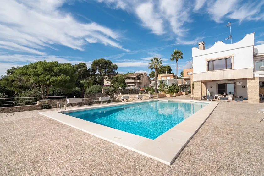 Beachfront house in Tarragona city - Image 1