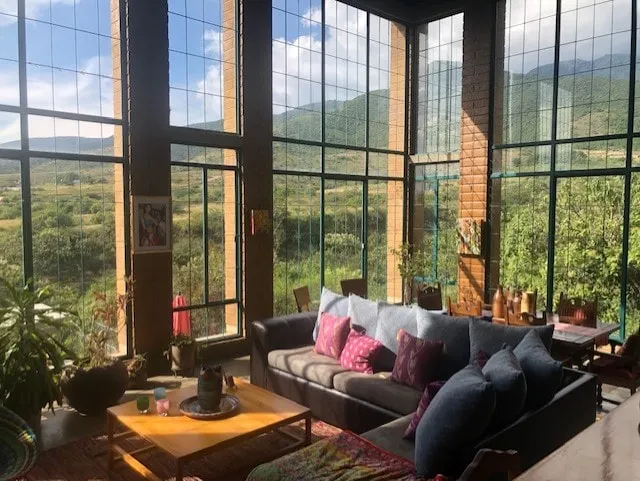Spacious Architectural two bedroom jewel - Image 1