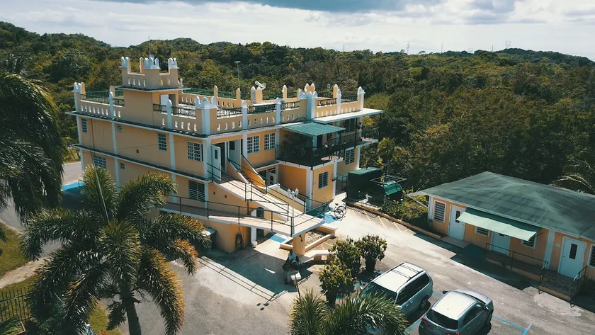 Los Castillos Melendez Building 1, sleeps 26 - Image 1