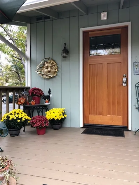 Perfect Location! Entire house, pet friendly! - Image 1