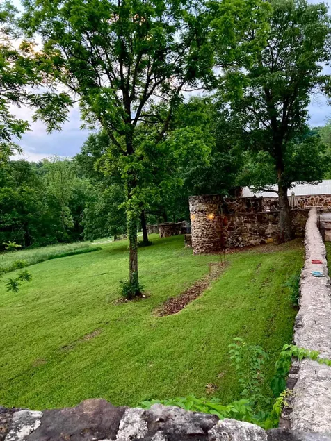 Beautiful Secluded Cottage @Lacey Michele's Castle - Image 1