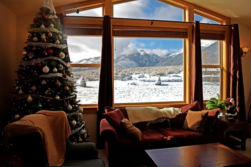 Relaxing Sierra Sunrise Family Getaway w/ EV Level 2 Charger - 4 bdrm 3 1/2 bath - Image 1