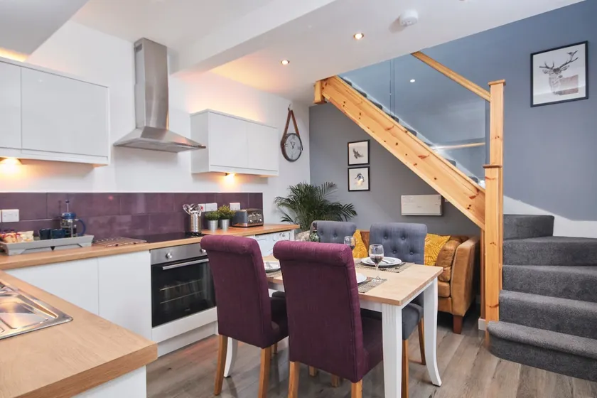Stylish Duplex nr EMA with Free Gym & Pool Access - Image 1