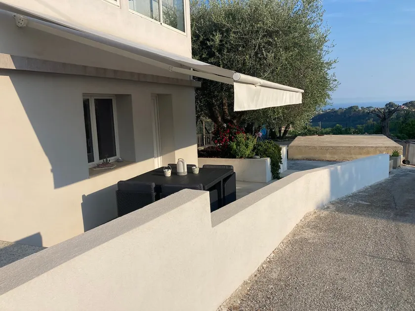 Beautiful apartment in a quiet area and sea view - Image 1