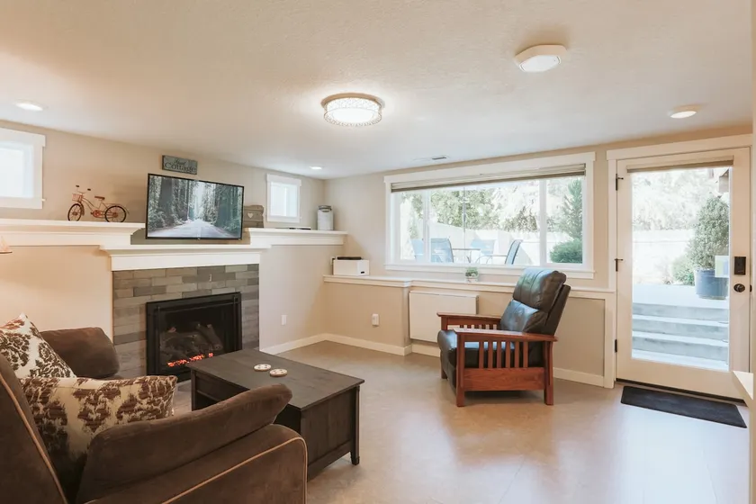 Noble Woods Cottage - Extra Clean and Sanitized! - Image 1