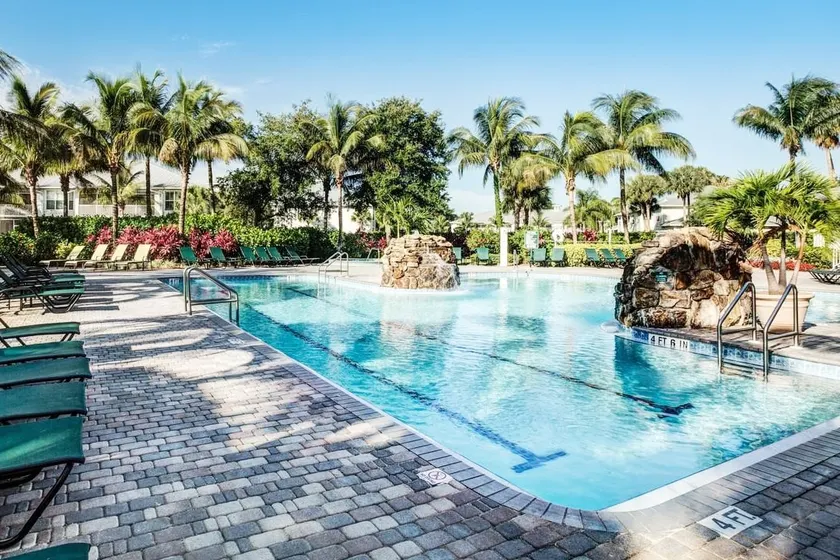 Vacation in Paradise - Image 1