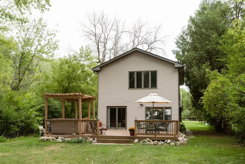 Bark Lake, Entire Home, Private Lake Frontage 50ft - Image 1