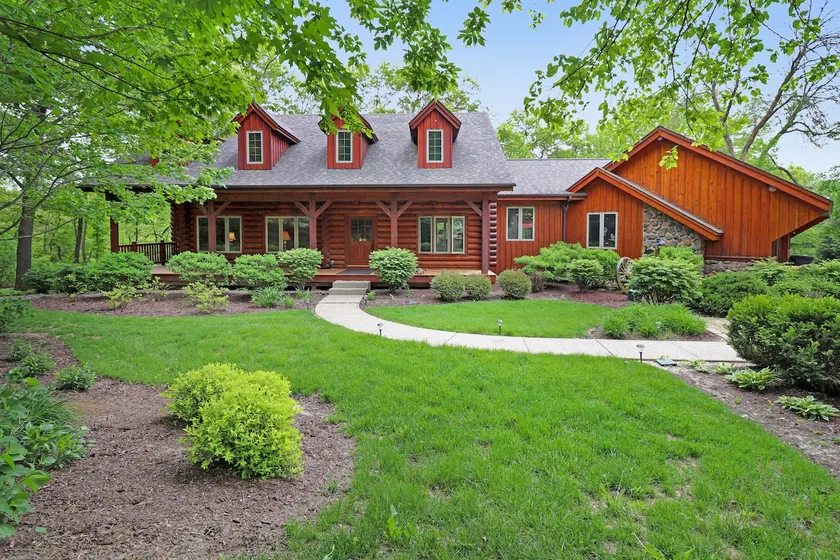 Private, Galena Log Cabin - Image 1