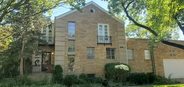 Huge Bright Corner Home on Chicago's North Side - Image 1
