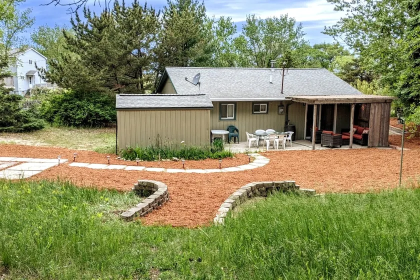 Lake Michigan Cottage in Silver Lake Dunes - Image 1