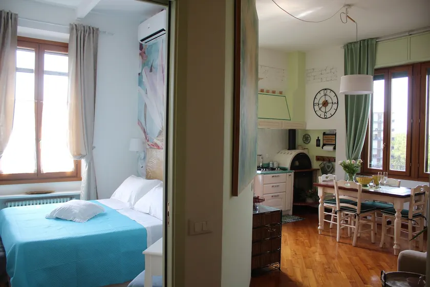 Alice's Suite - Image 1