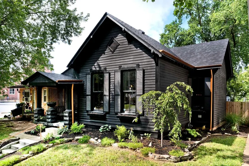 Stylish Home, Near Lucas Oil, Free Parking - Image 1