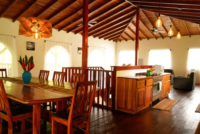 Beach front private four bedroom house - Image 1