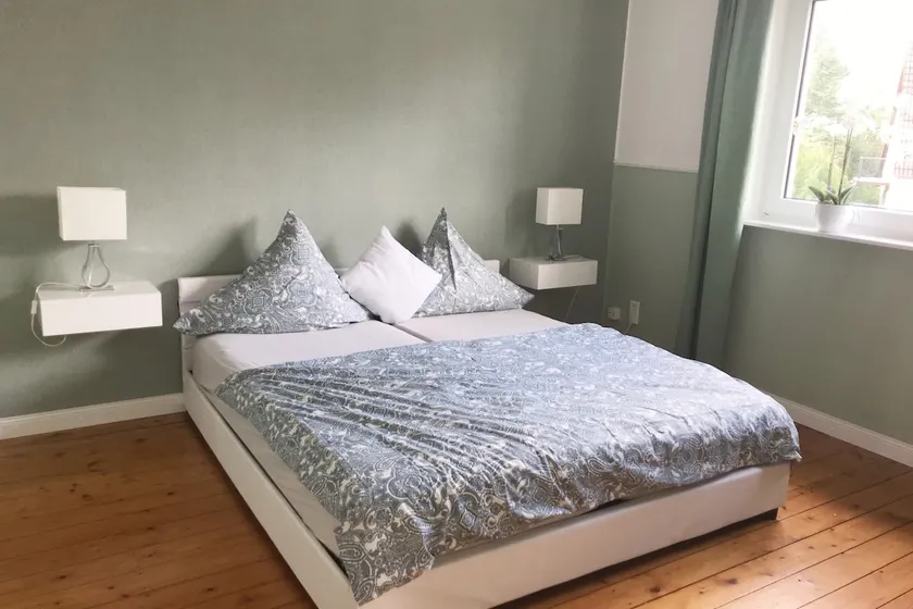 4 room apartment with balcony Hannover Surfer-Messenah - Image 1