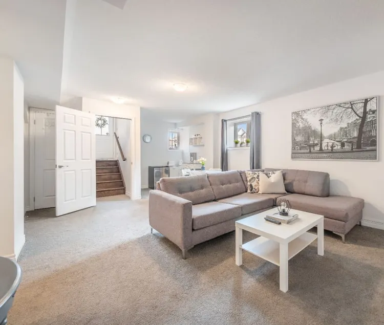 1 Bdrm, Sofa bed, kitchenette &Beach parking pass - Image 1