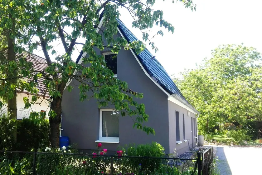 Apartment near the harbor - Image 1