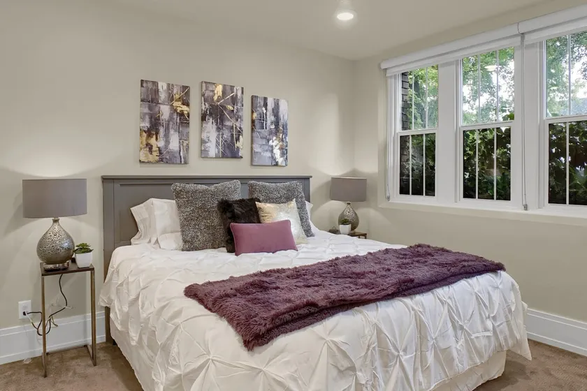 Unique | DT Provo | King Suite | 300+ Wifi - Image 1