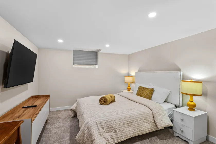 West End Retro Retreat - Image 1