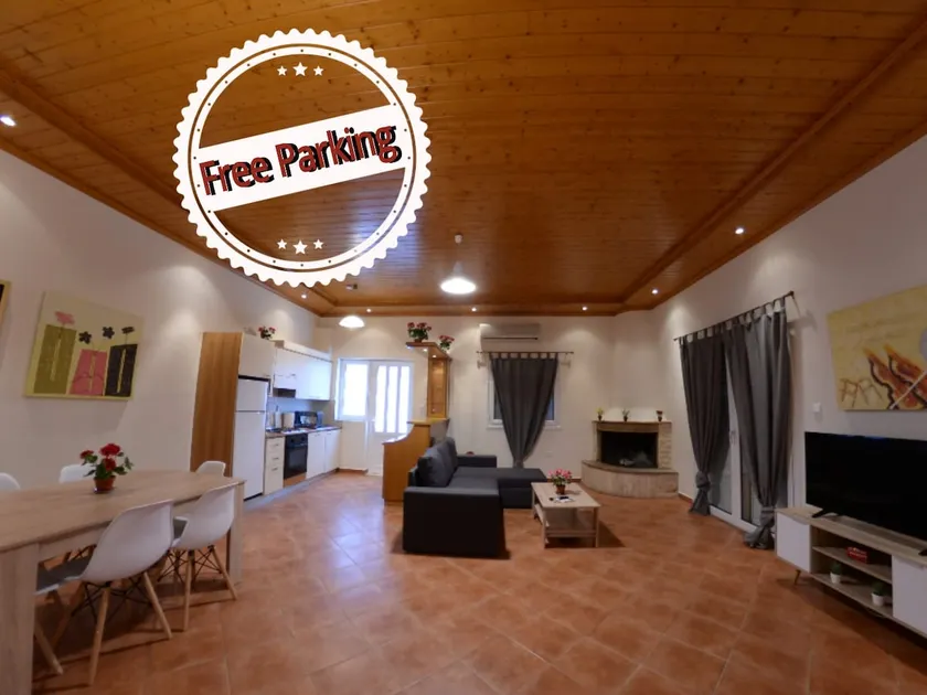 Patras Cozy Lodge - Image 1