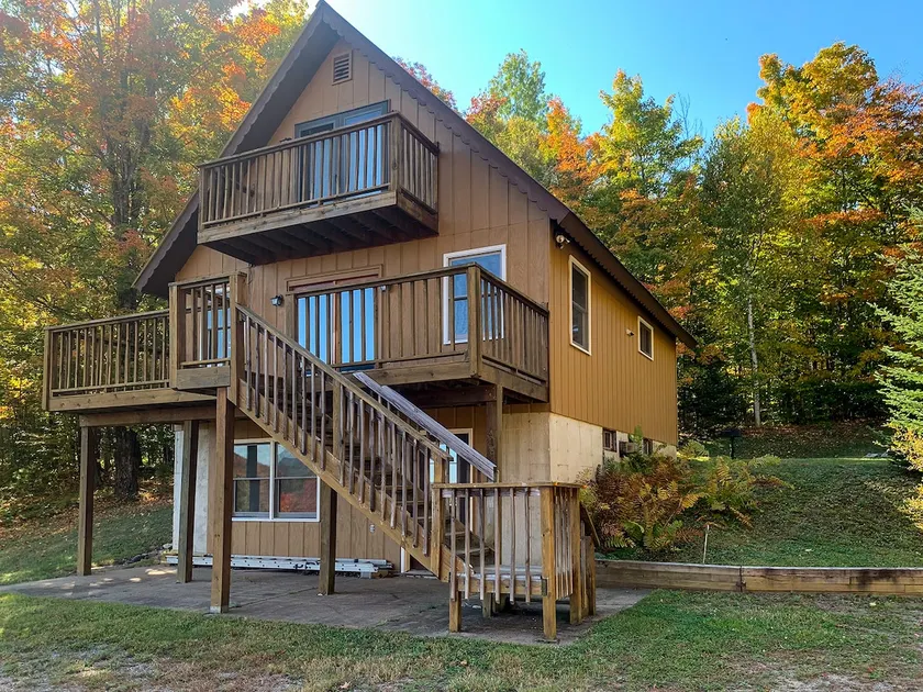 Scenic views in Serene Adirondack retreat - Image 1