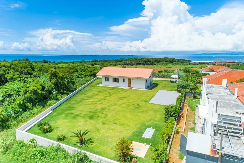Expansive Yard, Courtesy Car, Ocean View, Sunsets - Image 1