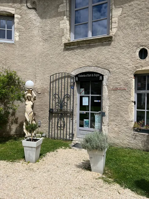 Ladies' Court Apartment - Image 1
