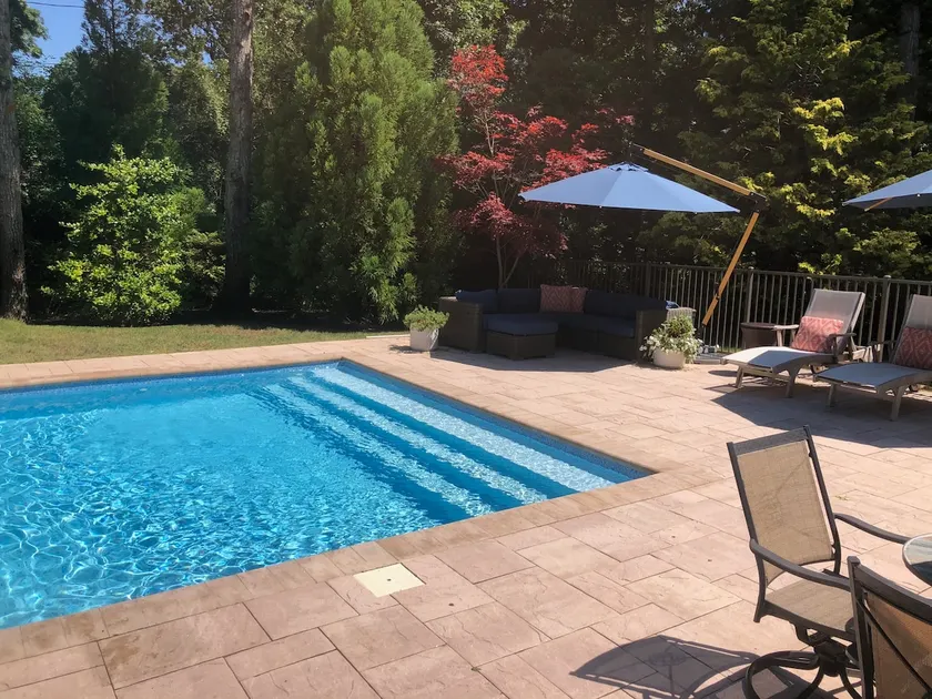 Stylish Oasis, Gorgeous Pool, Private Beach Access - Image 1