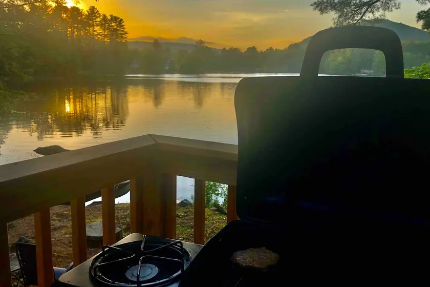 The Fishing Cottage: A Sweetwater Stay - Image 1