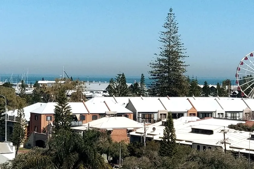 Fremantle Dolphin Retreat - Image 1