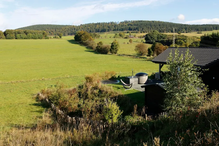 Luxury lodge near Winterberg with hot tub with a beautiful view - Image 1