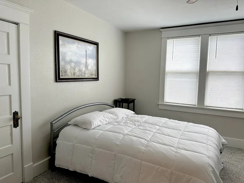 Charming Two Bedroom Studio - Image 1