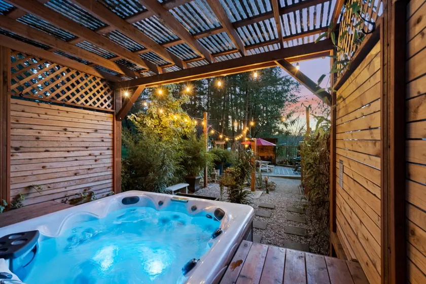 Romantic Retreat w/ Hot Tub & Starlit Massage Room - Image 1