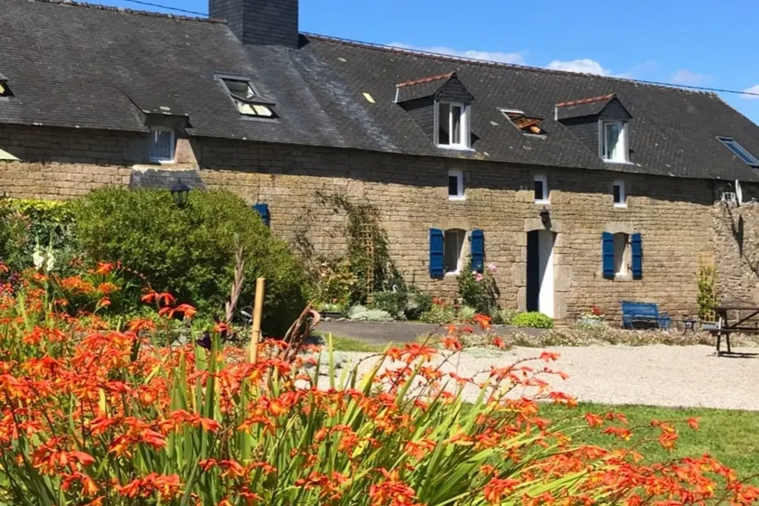 Adele cottage – lovely, spacious Breton cottage - shared pool, private garden - Image 1