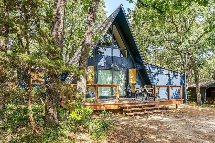 Modern A-Frame cabin minutes to the square - Image 1