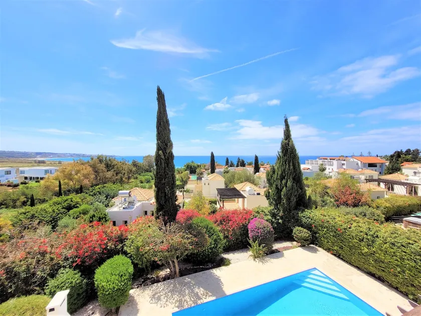 Coral Bay Villa with Sea View - Image 1