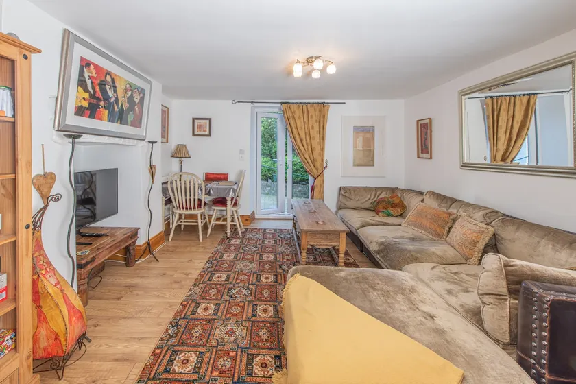 Beautifully appointed self-contained 2 bed flat - Image 1