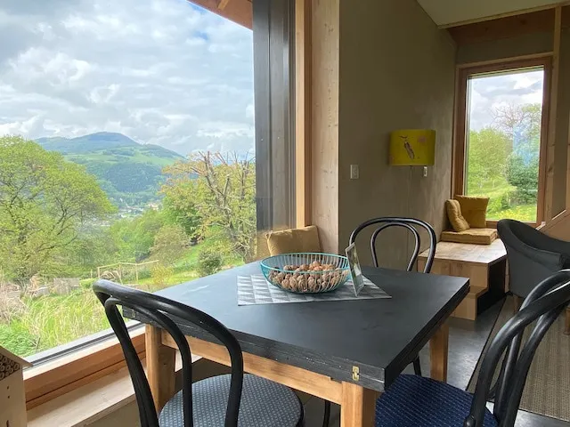 Cozy 2-bedroom apartment | mountain view | terrace - Image 1