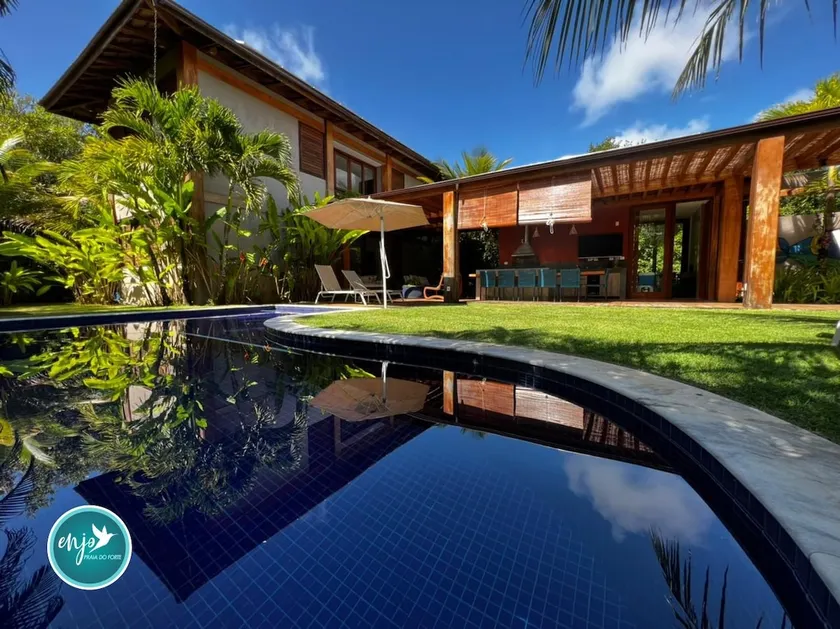 Exclusive house with private cook! - Image 1