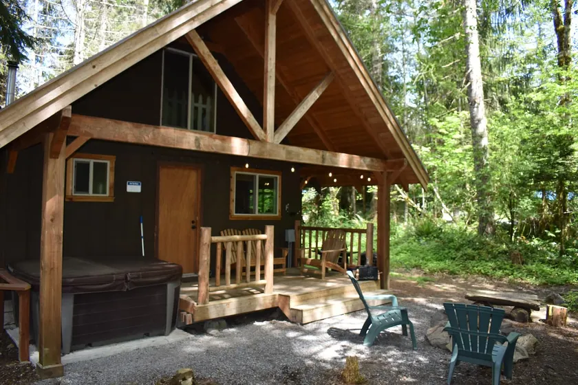 Quiet & Private cabin with hot tub and campfire - Image 1