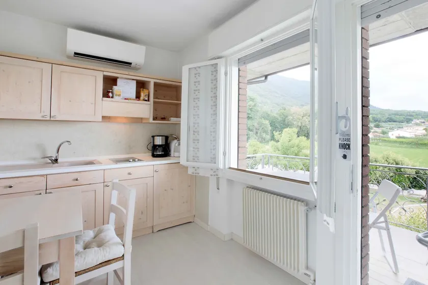 Monte Grappa view apartment facing the landing - Image 1