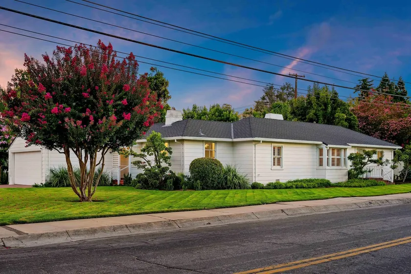 Charming Lodi Farmhouse - Image 1