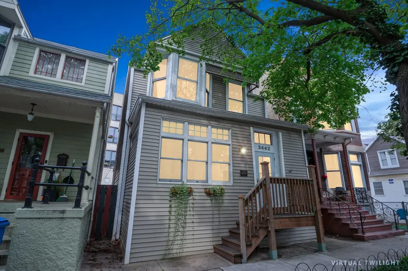 Charming House in Roscoe Village - 1895 - Image 1