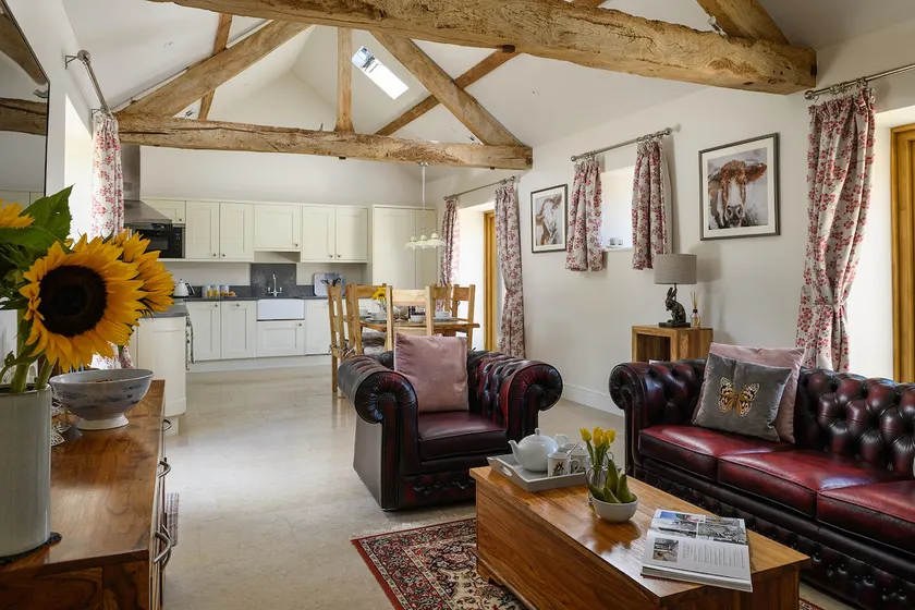 Luxury Barn conversion in village farm setting. - Image 1