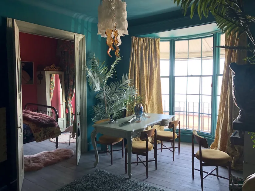 Beachfront apartment , eclectic interiors ! - Image 1