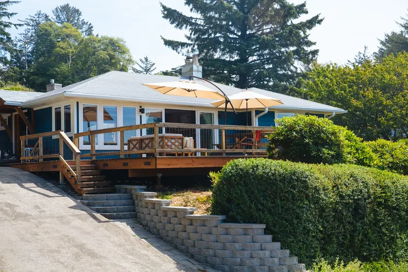 Mid-Century ocean view/walk to beach/pet friendly - Image 1