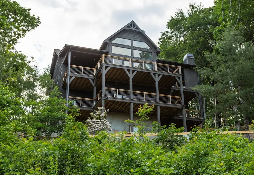 Parker's Ridge MT View Retreat - Image 1